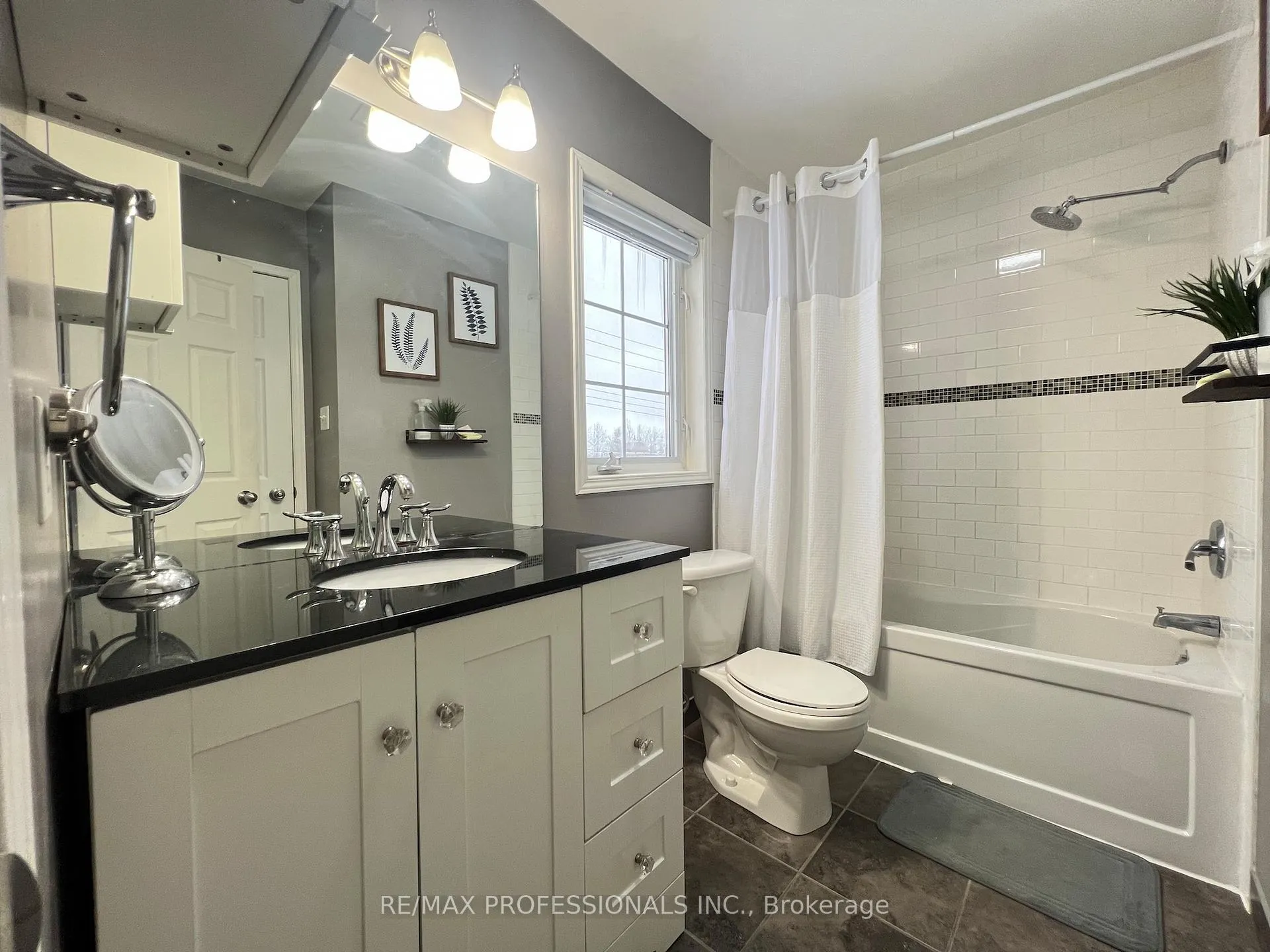Photo 32 of 56 Beacon Road, Barrie, Holly — HOMEH
