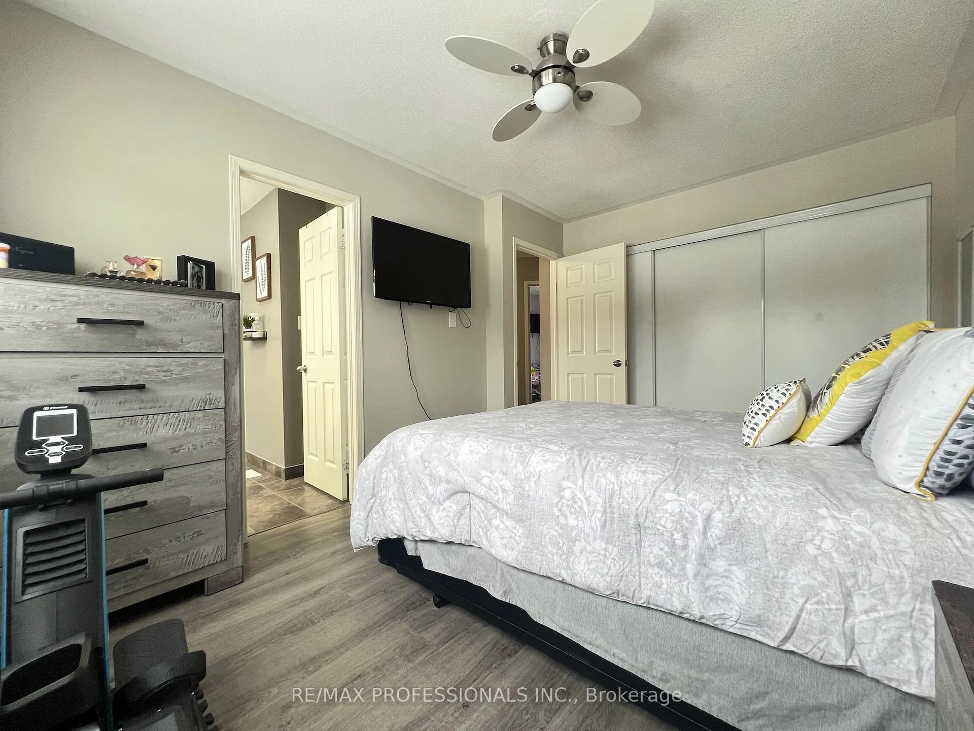 Photo 34 of 56 Beacon Road, Barrie, Holly — HOMEH
