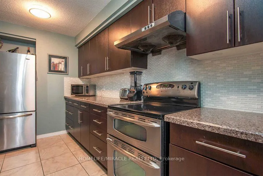 Photo 11 of Unit 903, 375 King Street, Waterloo, Lakeshore Village — HOMEH