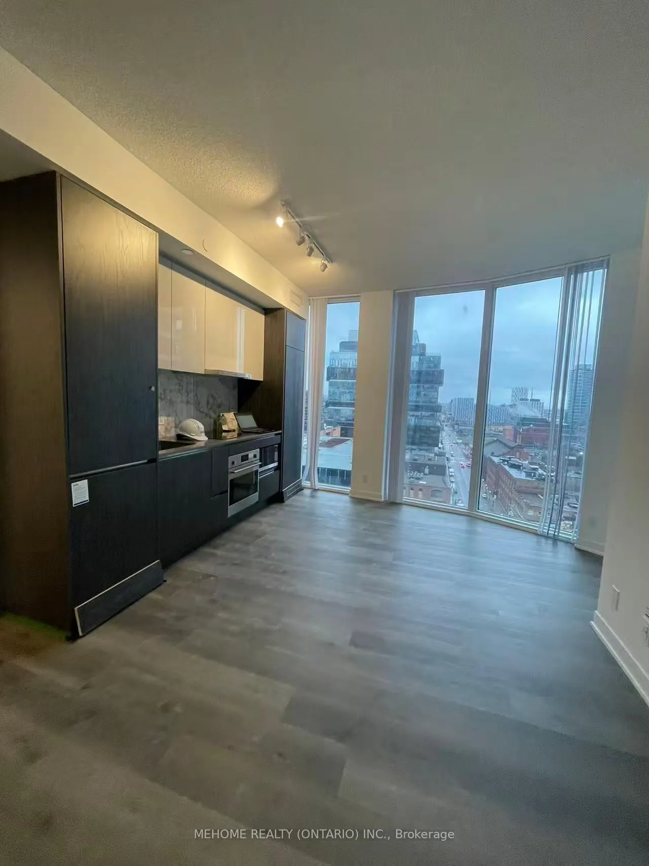 Photo 2 of Unit 1706, 180 Front Street E, Toronto, Moss Park — HOMEH