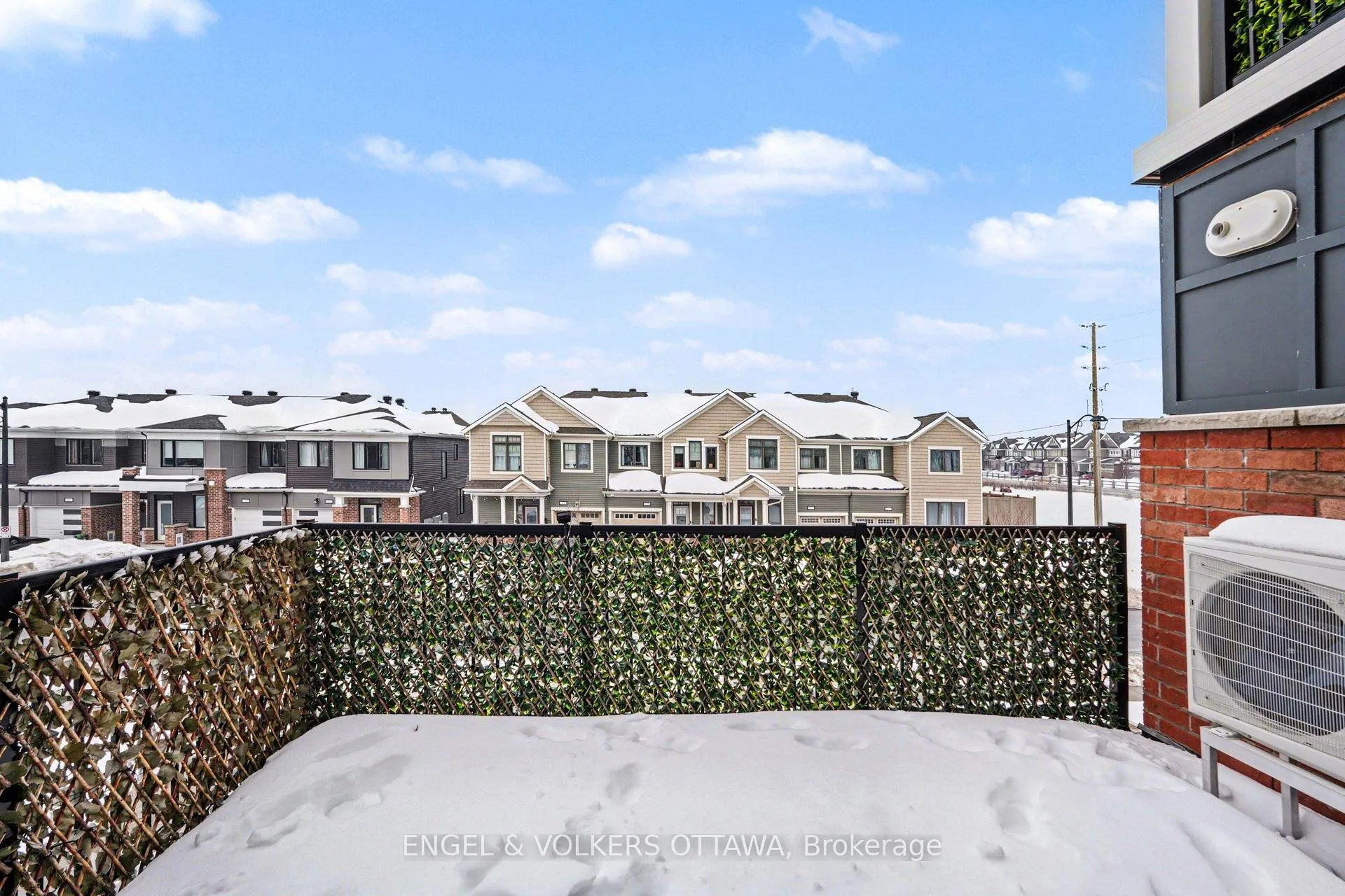 Photo 4 of Unit 67, 2276 Watercolours Way, Ottawa, Barrhaven - Half Moon Bay — HOMEH