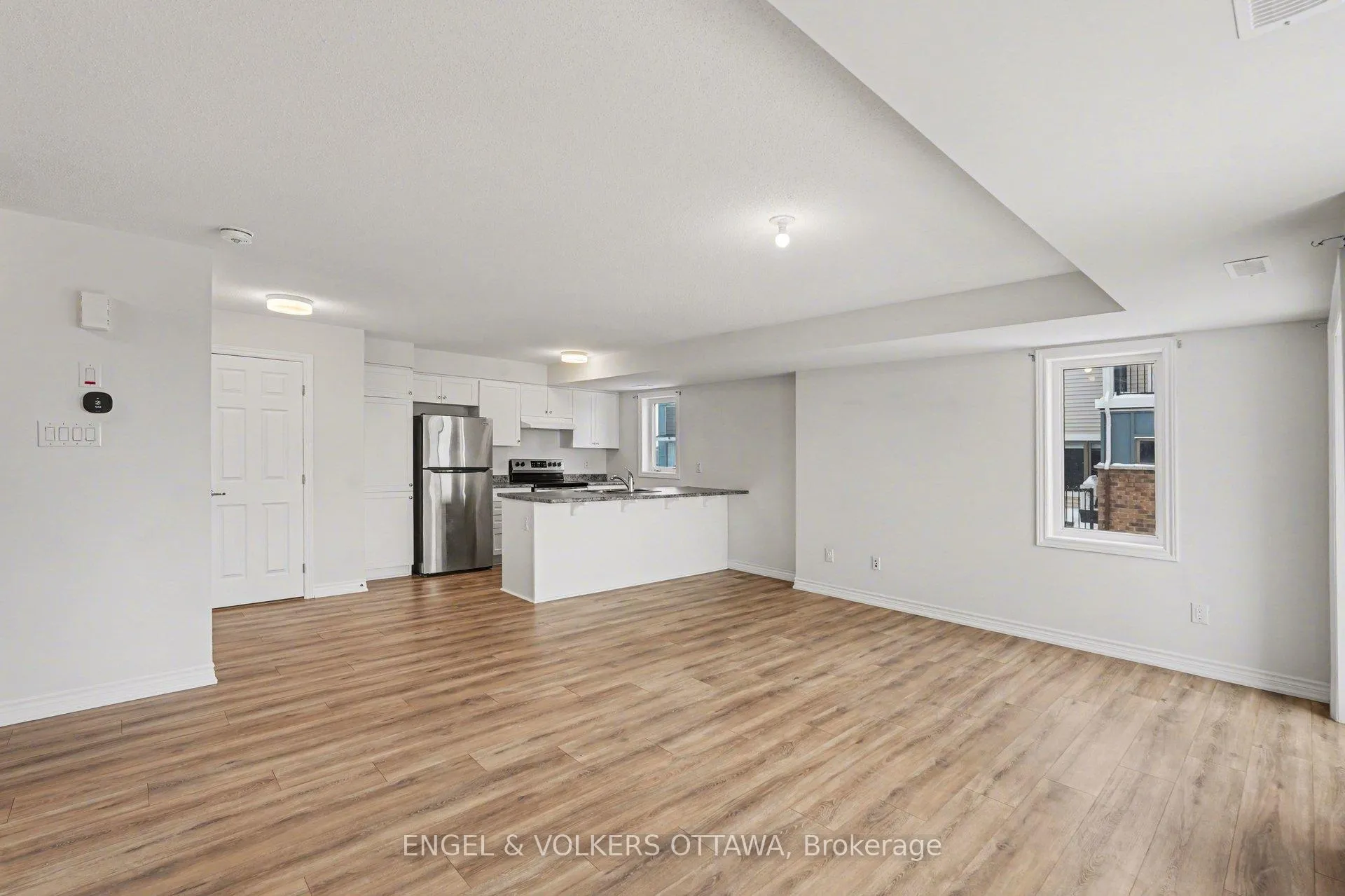 Photo 5 of Unit 67, 2276 Watercolours Way, Ottawa, Barrhaven - Half Moon Bay — HOMEH