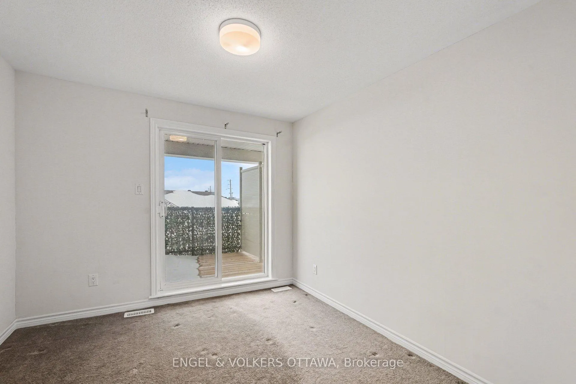 Photo 7 of Unit 67, 2276 Watercolours Way, Ottawa, Barrhaven - Half Moon Bay — HOMEH