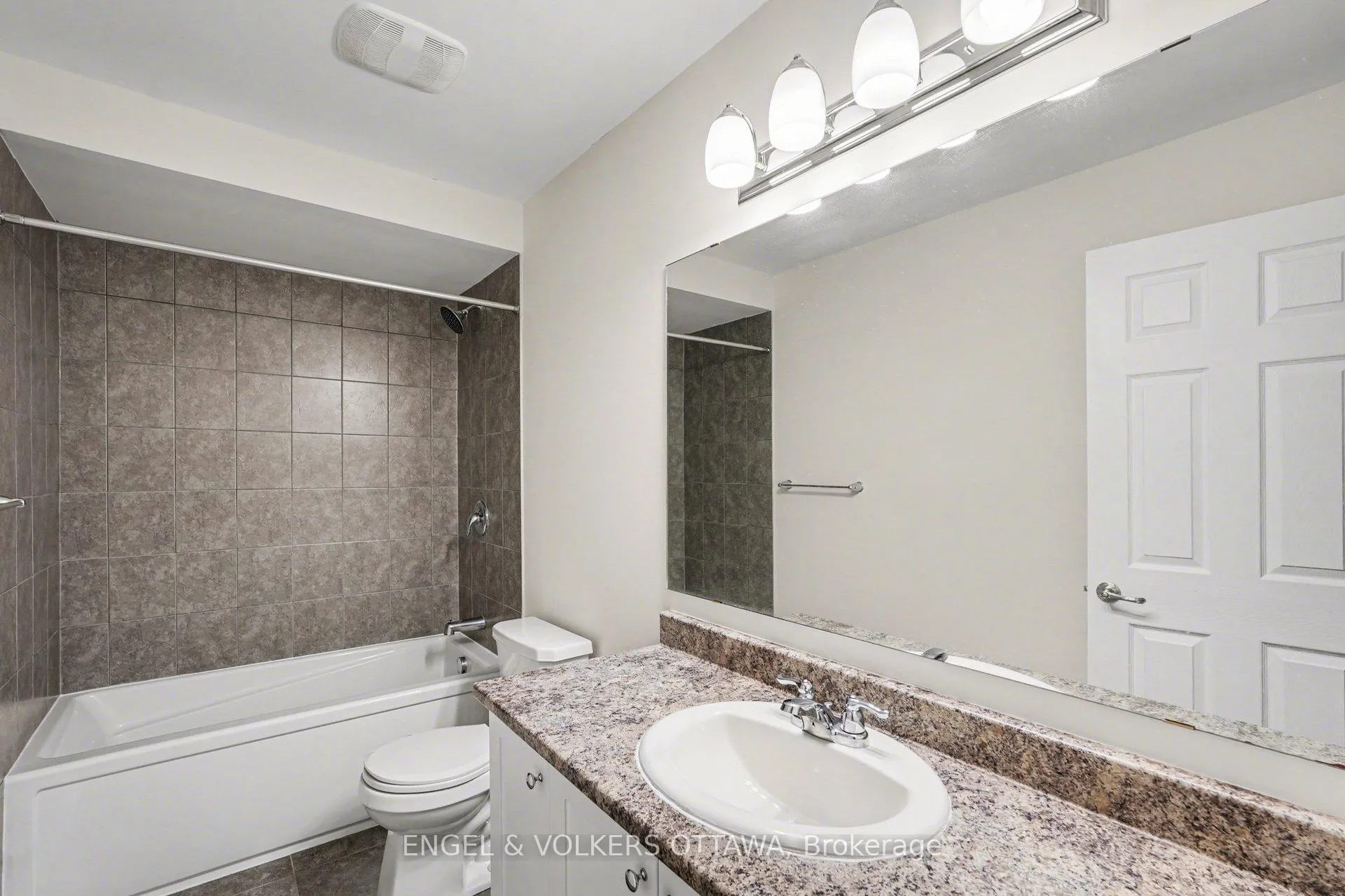 Photo 10 of Unit 67, 2276 Watercolours Way, Ottawa, Barrhaven - Half Moon Bay — HOMEH