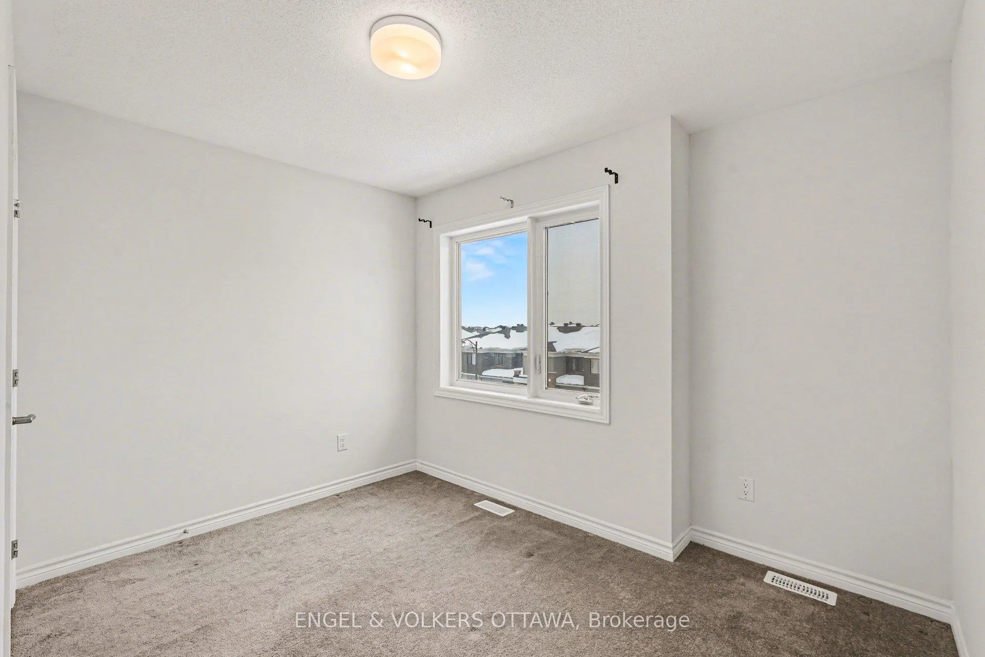 Photo 11 of Unit 67, 2276 Watercolours Way, Ottawa, Barrhaven - Half Moon Bay — HOMEH