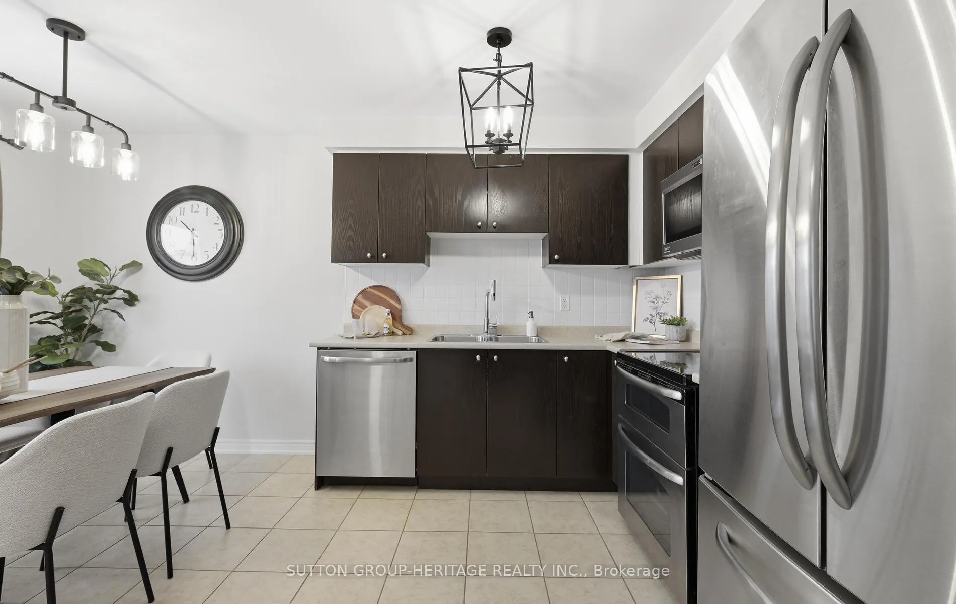 Photo 9 of 41 Kirkland Place, Whitby, Williamsburg — HOMEH