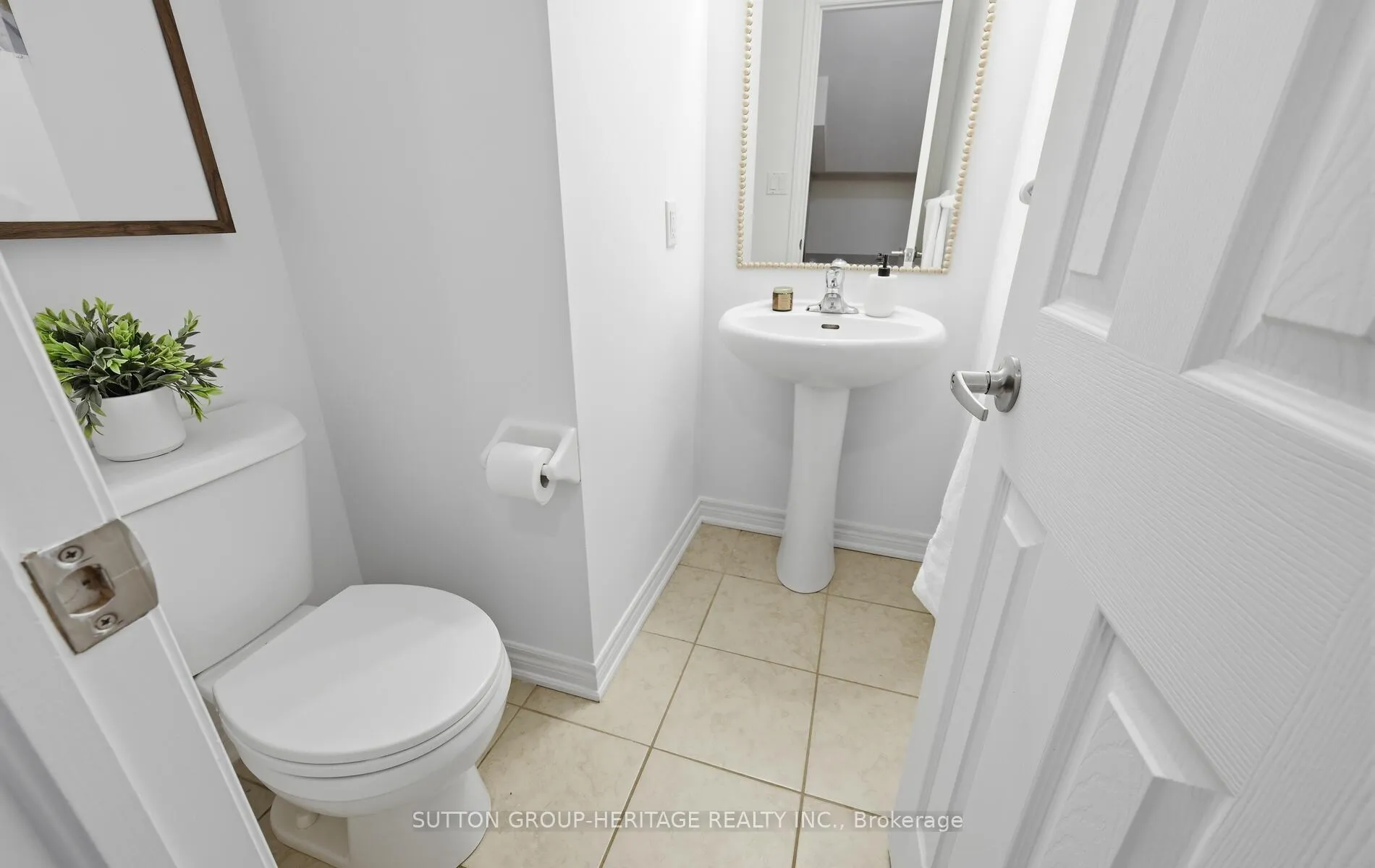 Photo 13 of 41 Kirkland Place, Whitby, Williamsburg — HOMEH