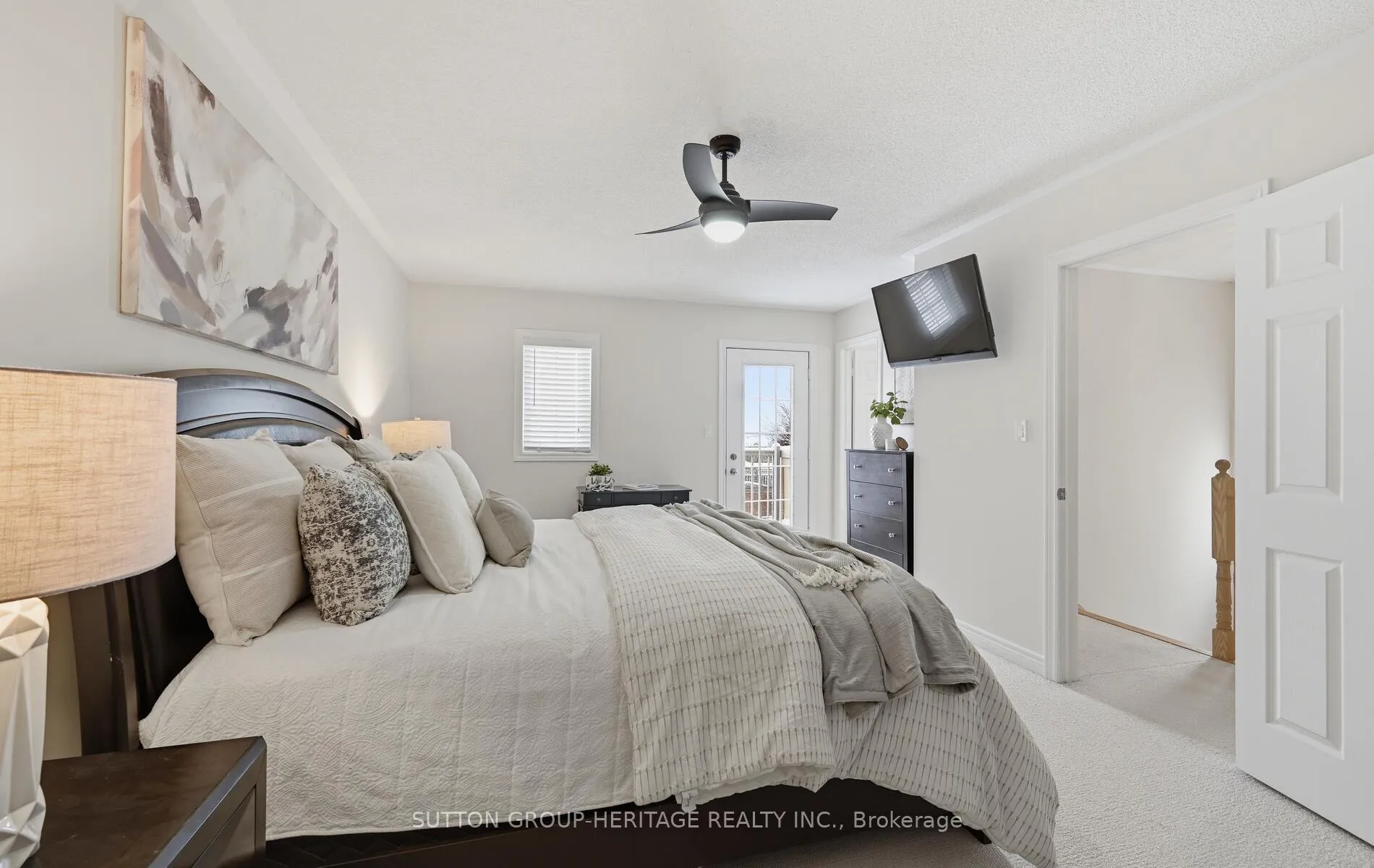 Photo 15 of 41 Kirkland Place, Whitby, Williamsburg — HOMEH