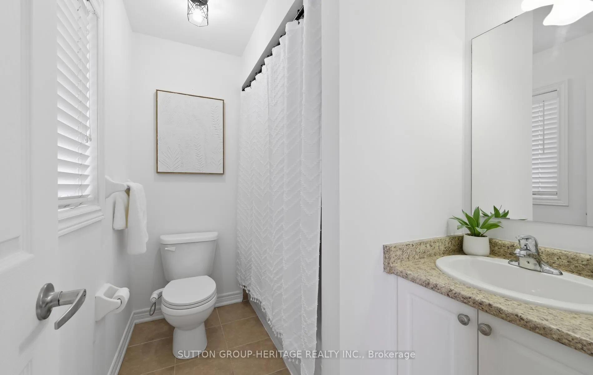 Photo 19 of 41 Kirkland Place, Whitby, Williamsburg — HOMEH