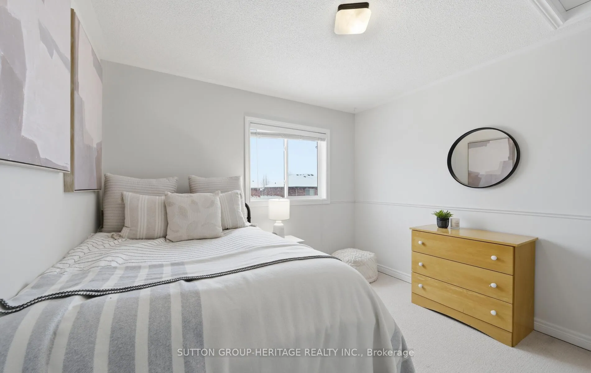 Photo 23 of 41 Kirkland Place, Whitby, Williamsburg — HOMEH