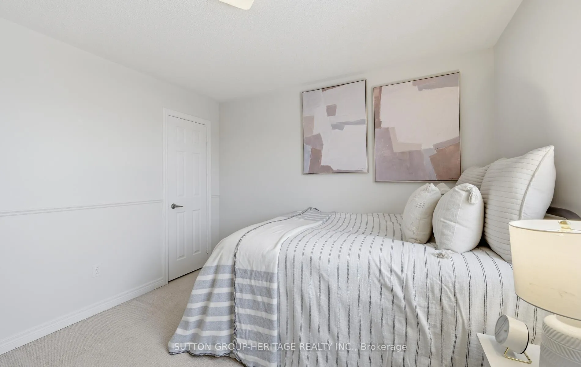 Photo 24 of 41 Kirkland Place, Whitby, Williamsburg — HOMEH