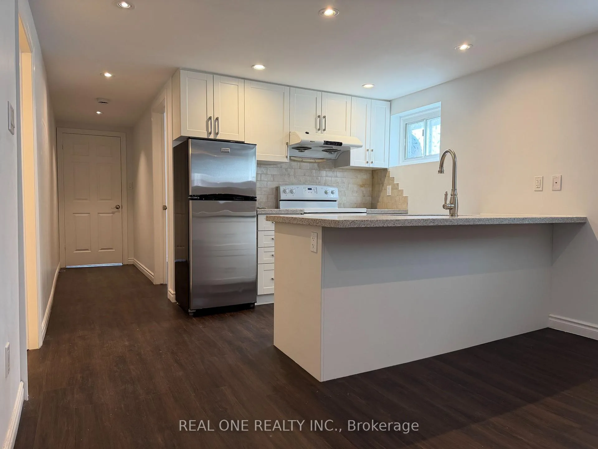 Photo 4 of Unit Basement, 104 Mentor Boulevard, North York, Hillcrest Village — HOMEH