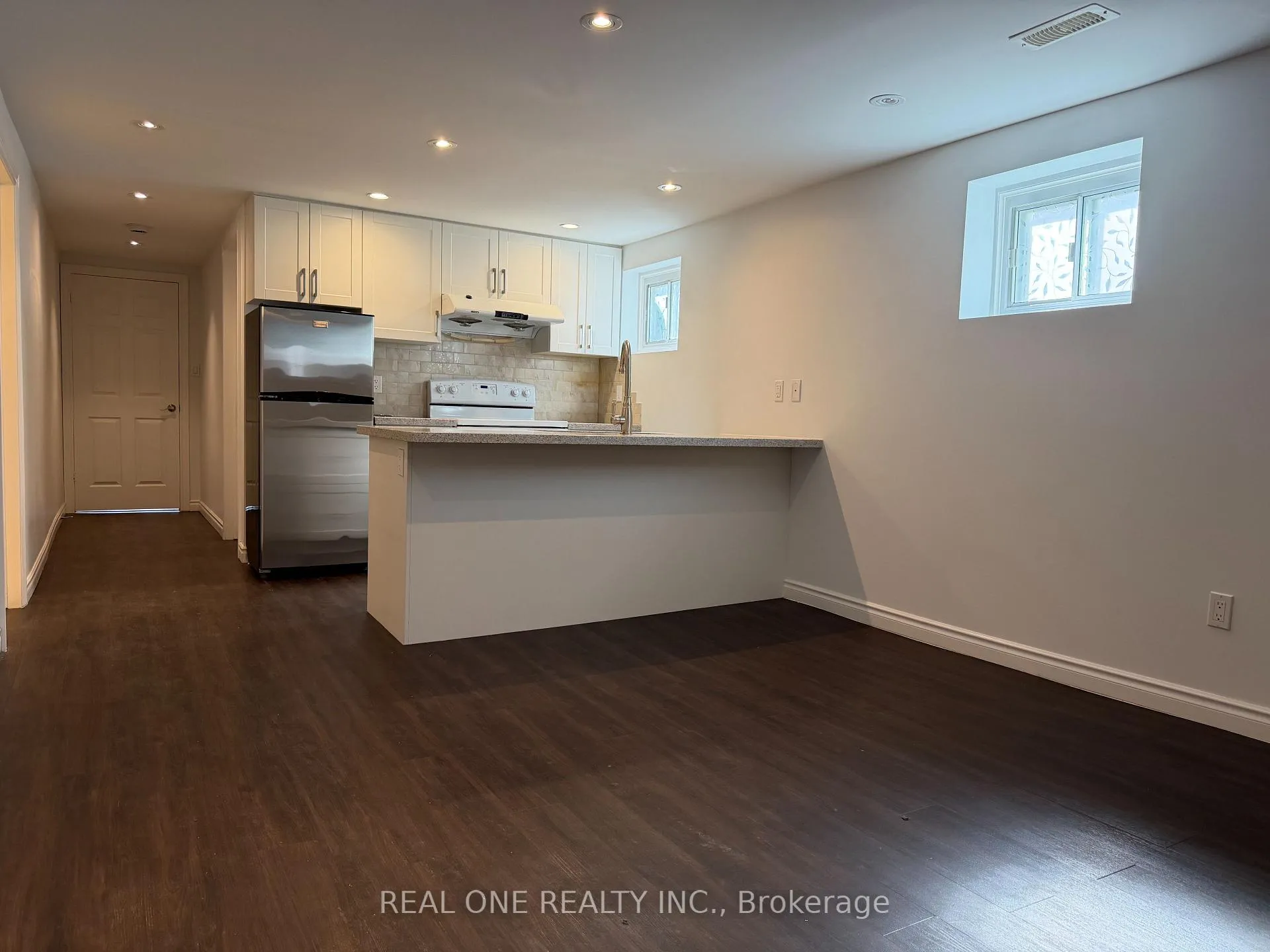 Photo 5 of Unit Basement, 104 Mentor Boulevard, North York, Hillcrest Village — HOMEH