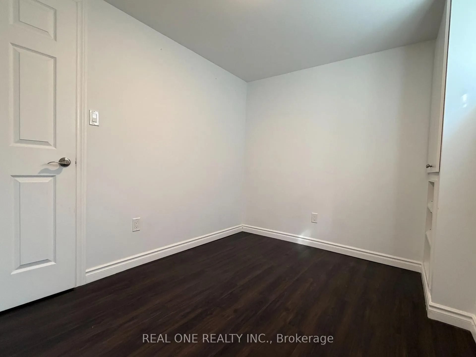 Photo 8 of Unit Basement, 104 Mentor Boulevard, North York, Hillcrest Village — HOMEH