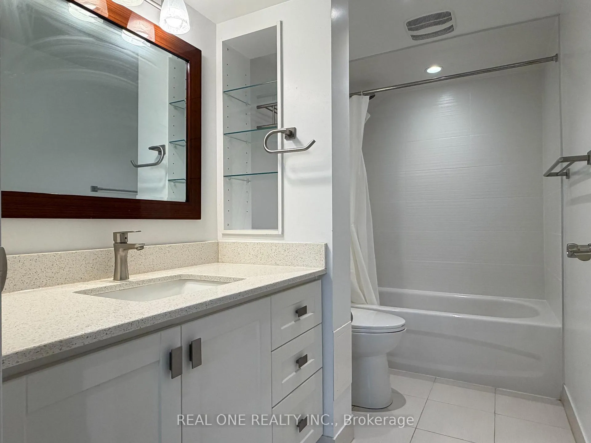 Photo 9 of Unit Basement, 104 Mentor Boulevard, North York, Hillcrest Village — HOMEH