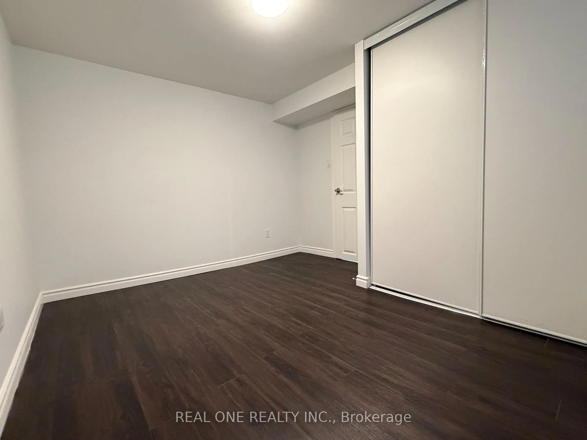 Photo 10 of Unit Basement, 104 Mentor Boulevard, North York, Hillcrest Village — HOMEH
