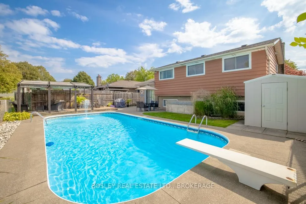 Photo 3 of 5609 Fredonia Drive, Niagara Falls, Church's Lane — HOMEH