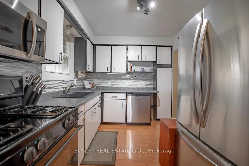 Photo 13 of 5609 Fredonia Drive, Niagara Falls, Church's Lane — HOMEH