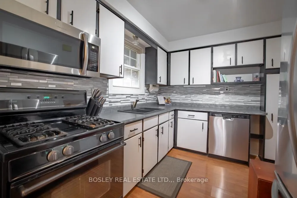 Photo 14 of 5609 Fredonia Drive, Niagara Falls, Church's Lane — HOMEH