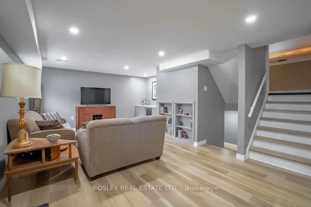 Photo 25 of 5609 Fredonia Drive, Niagara Falls, Church's Lane — HOMEH