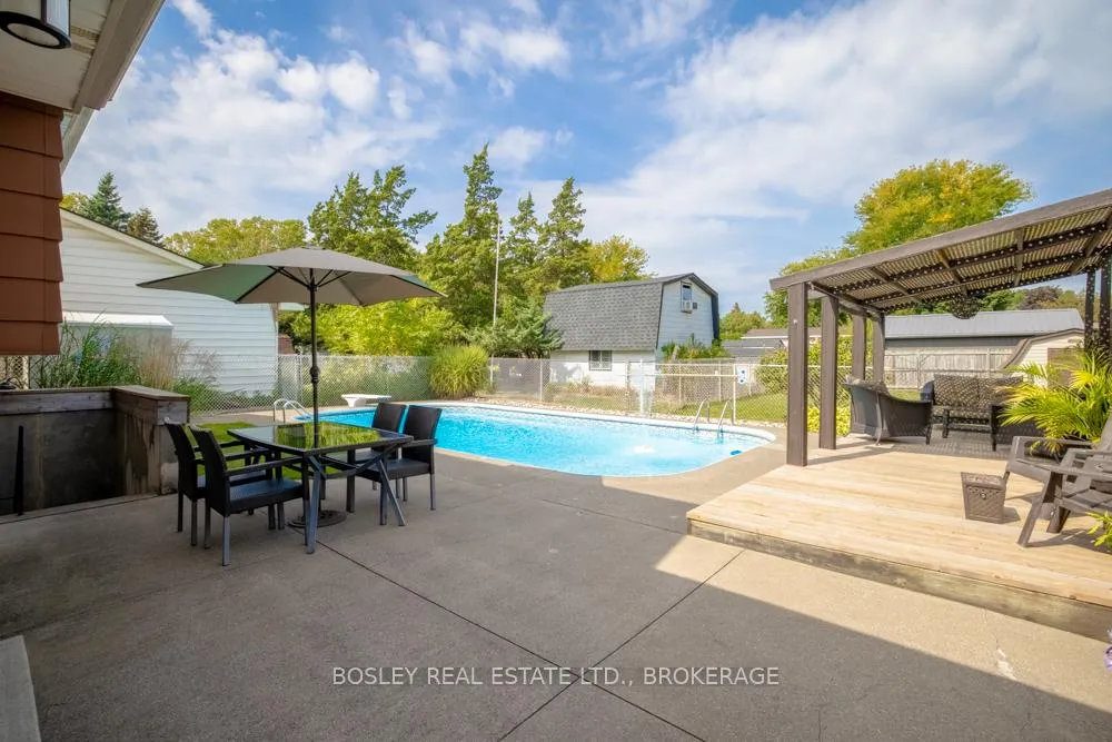 Photo 32 of 5609 Fredonia Drive, Niagara Falls, Church's Lane — HOMEH