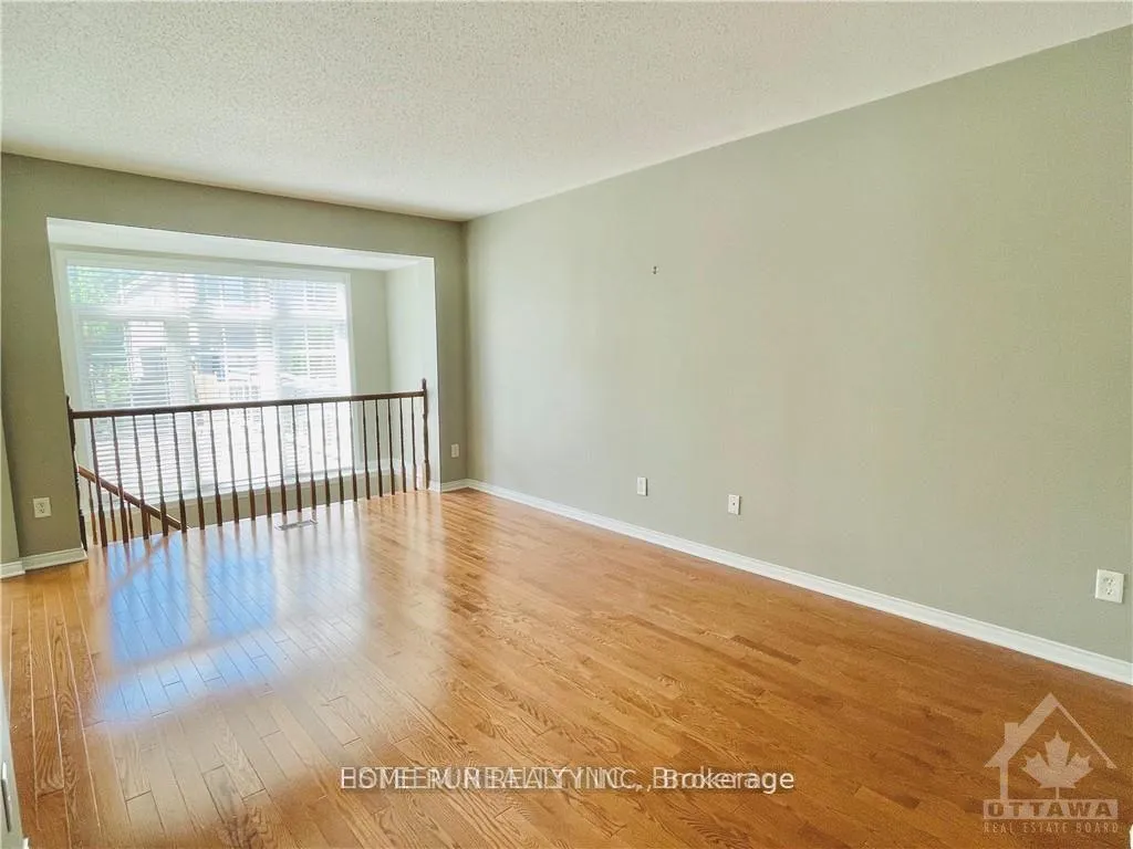 Photo 5 of 125 Braddock Private, Ottawa, Barrhaven - Stonebridge — HOMEH