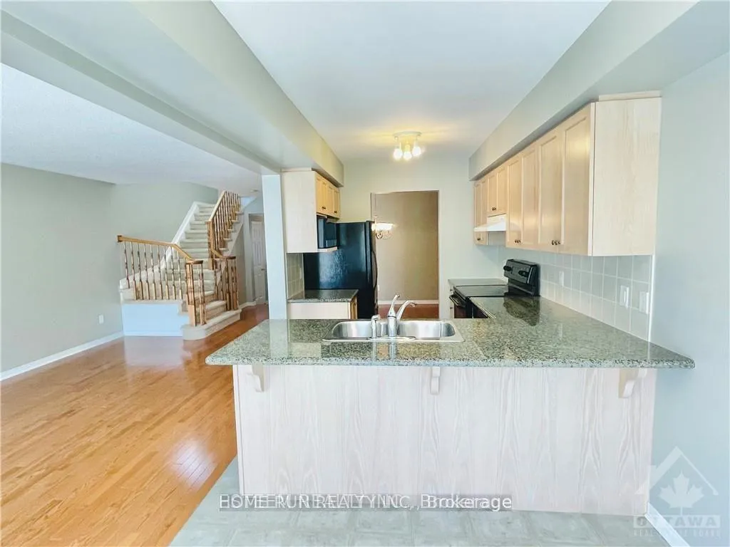 Photo 7 of 125 Braddock Private, Ottawa, Barrhaven - Stonebridge — HOMEH