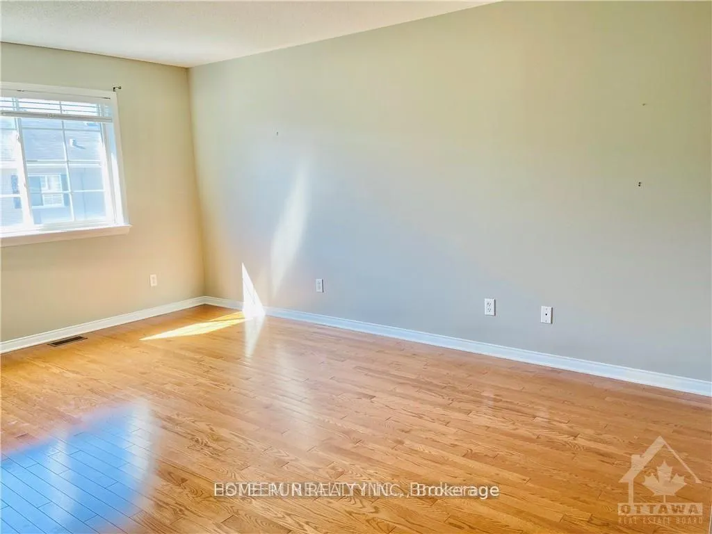 Photo 9 of 125 Braddock Private, Ottawa, Barrhaven - Stonebridge — HOMEH