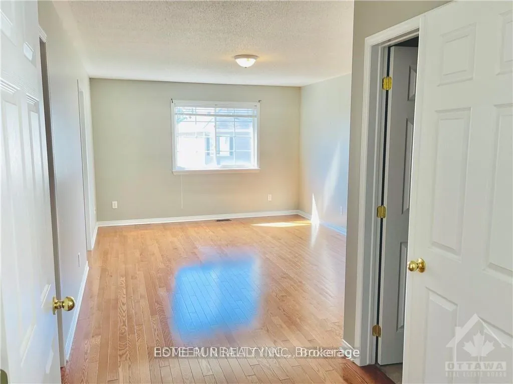 Photo 10 of 125 Braddock Private, Ottawa, Barrhaven - Stonebridge — HOMEH