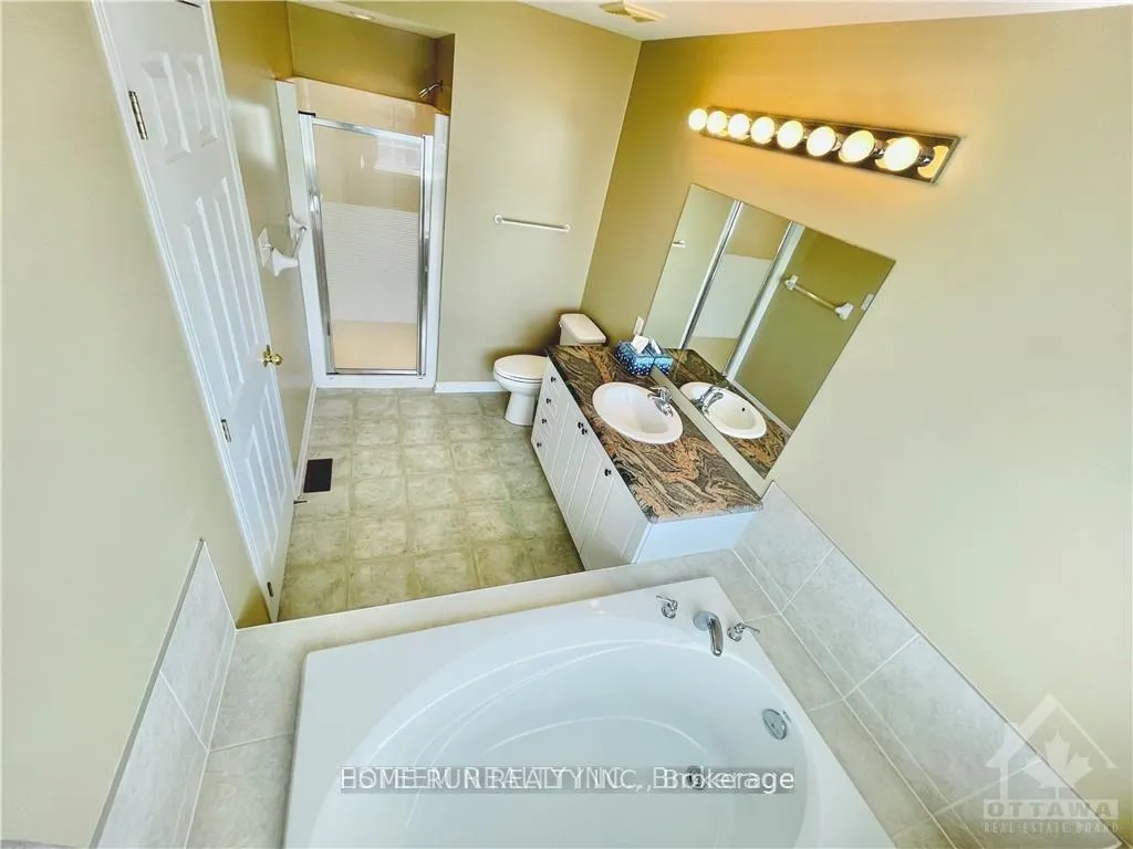 Photo 12 of 125 Braddock Private, Ottawa, Barrhaven - Stonebridge — HOMEH