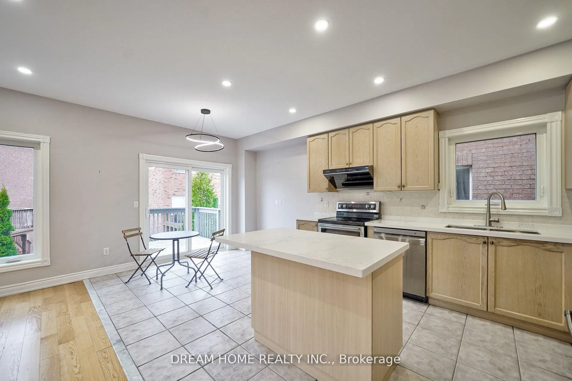 Photo 6 of 290 Harbord Street, Markham, Berczy — HOMEH