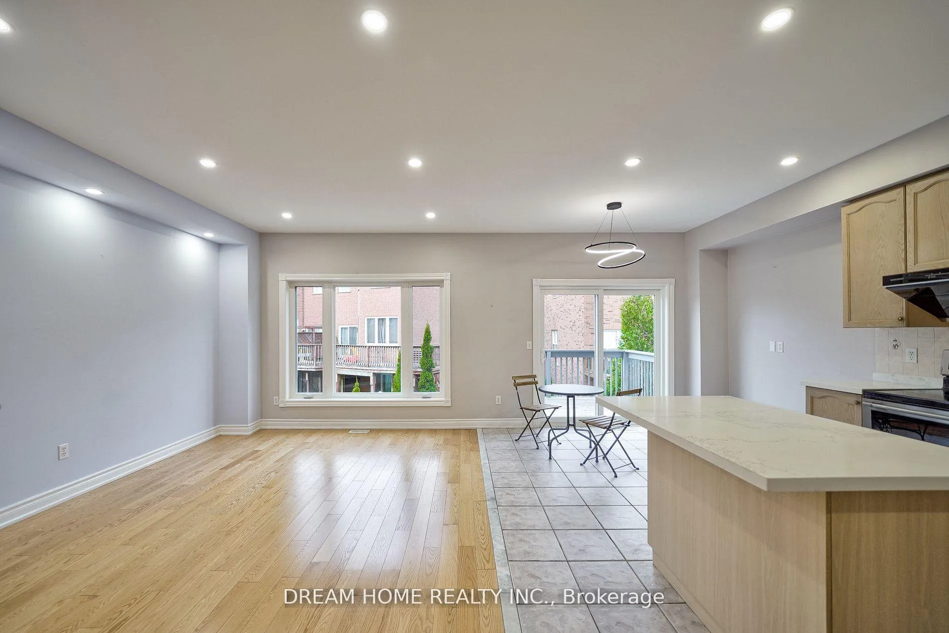Photo 9 of 290 Harbord Street, Markham, Berczy — HOMEH