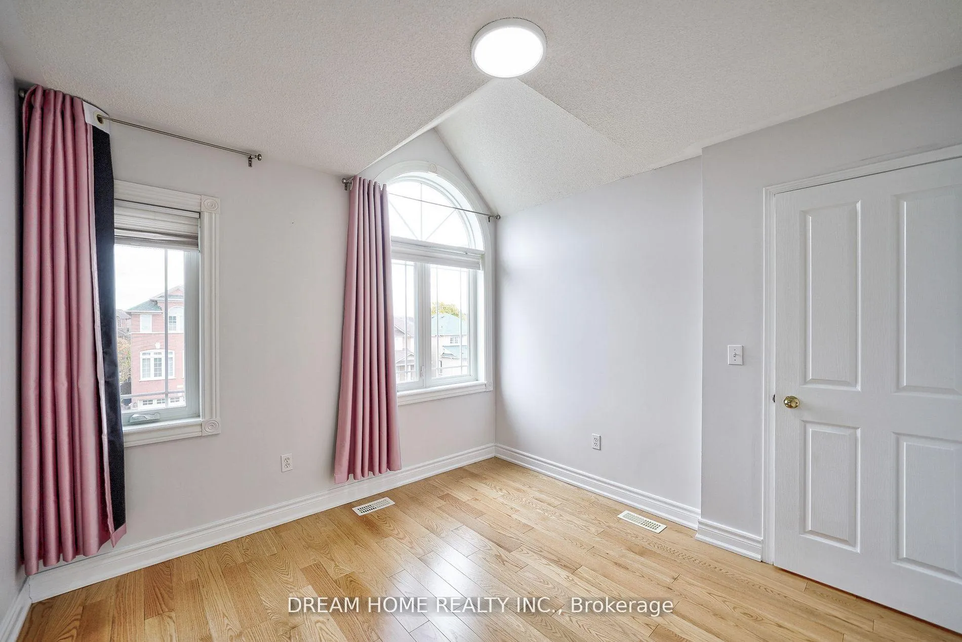 Photo 15 of 290 Harbord Street, Markham, Berczy — HOMEH