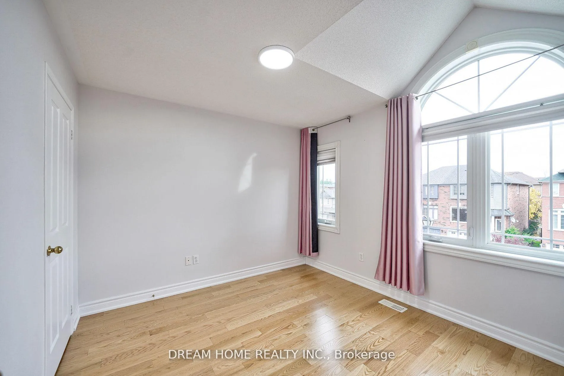 Photo 17 of 290 Harbord Street, Markham, Berczy — HOMEH