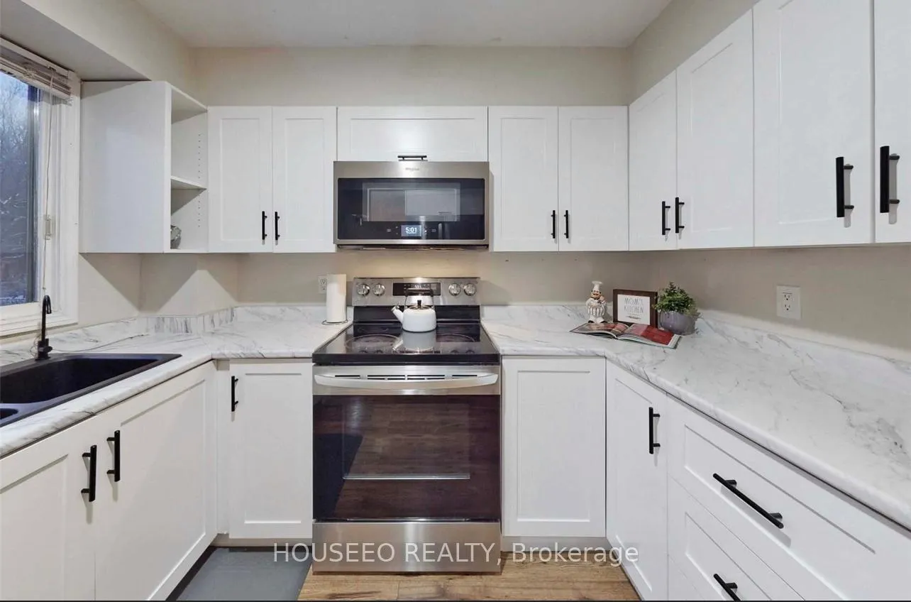 Photo 3 of 596 Strasburg Road, Kitchener — HOMEH