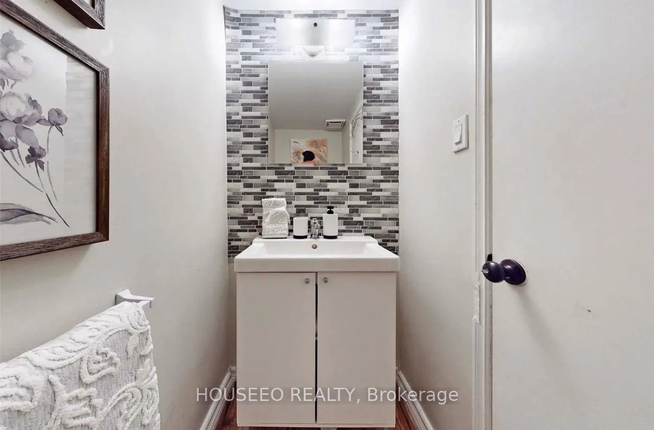 Photo 8 of 596 Strasburg Road, Kitchener — HOMEH