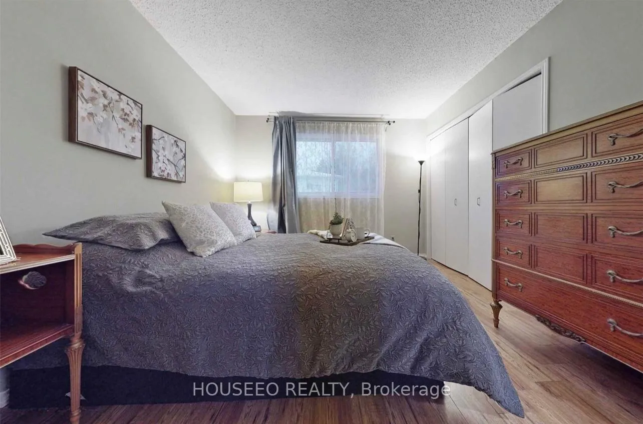 Photo 11 of 596 Strasburg Road, Kitchener — HOMEH