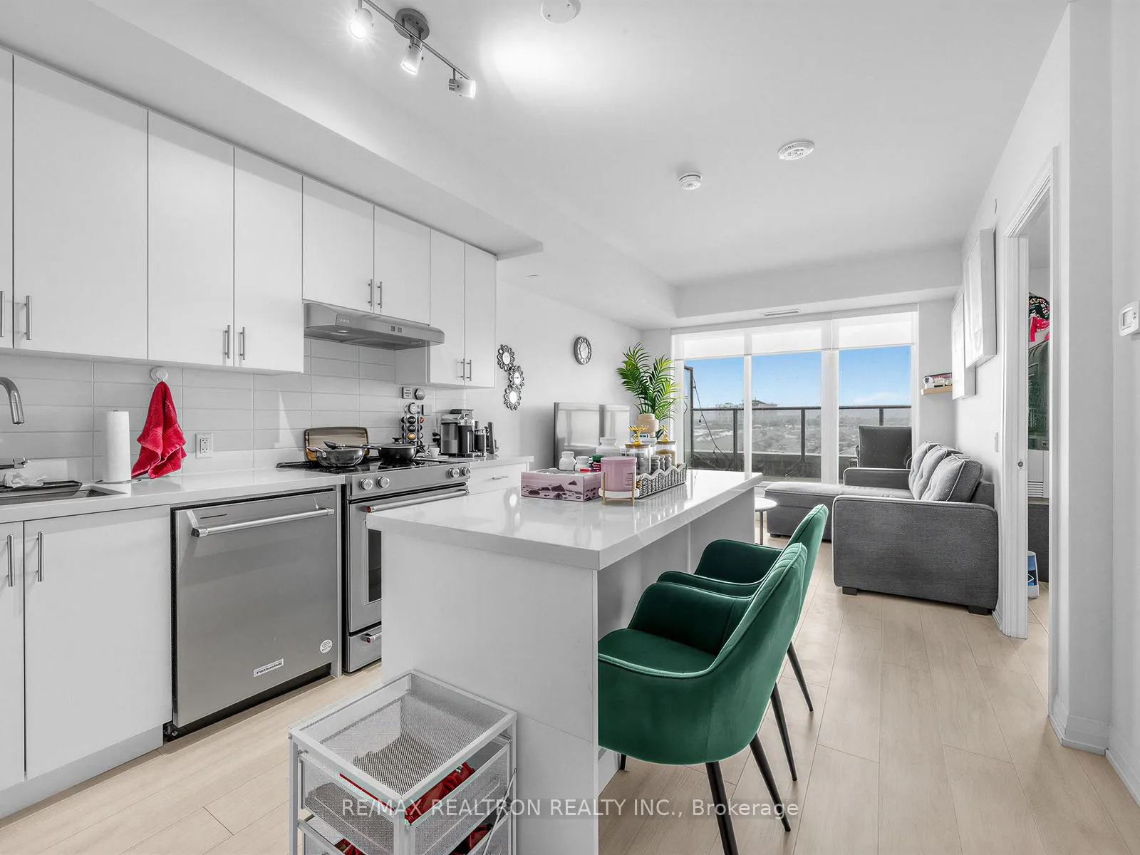 Photo 5 of Unit 230, 8960 Jane Street, Vaughan, Vellore Village — HOMEH