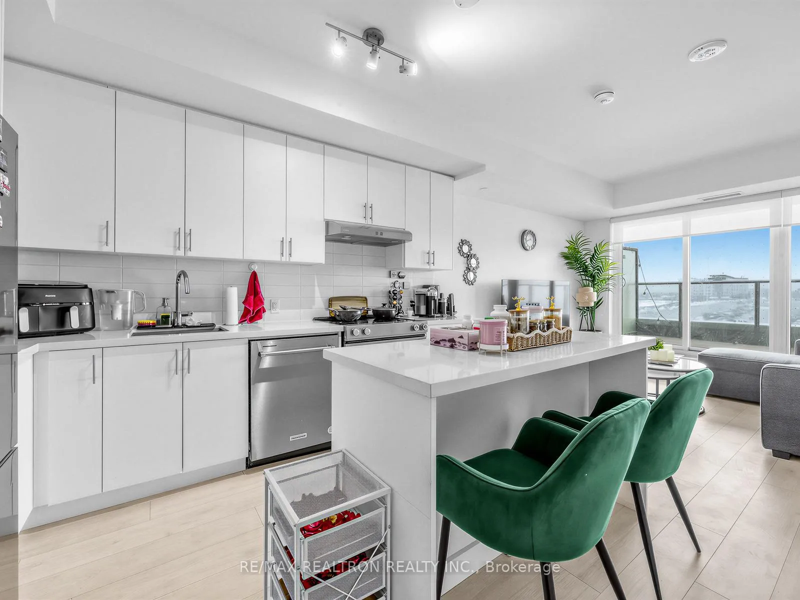 Photo 9 of Unit 230, 8960 Jane Street, Vaughan, Vellore Village — HOMEH