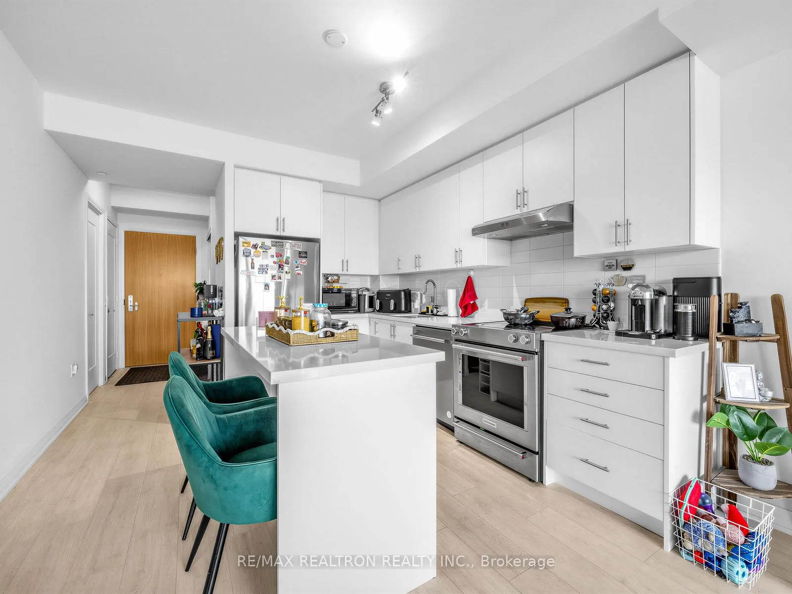 Photo 10 of Unit 230, 8960 Jane Street, Vaughan, Vellore Village — HOMEH