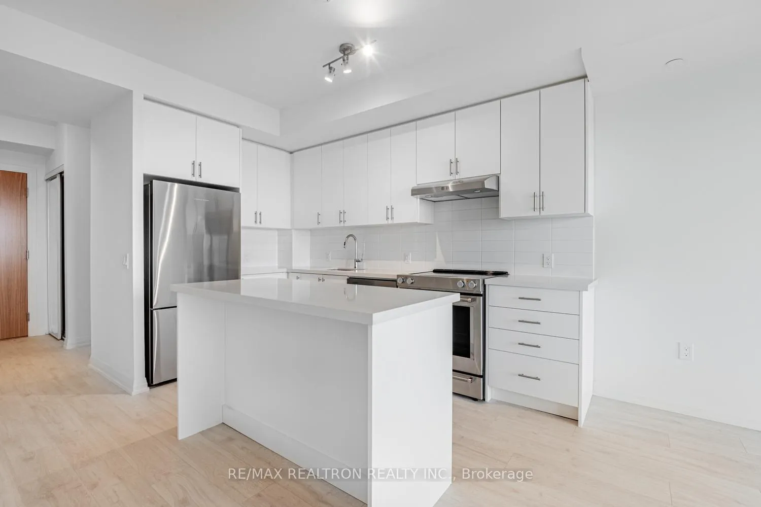 Photo 35 of Unit 230, 8960 Jane Street, Vaughan, Vellore Village — HOMEH