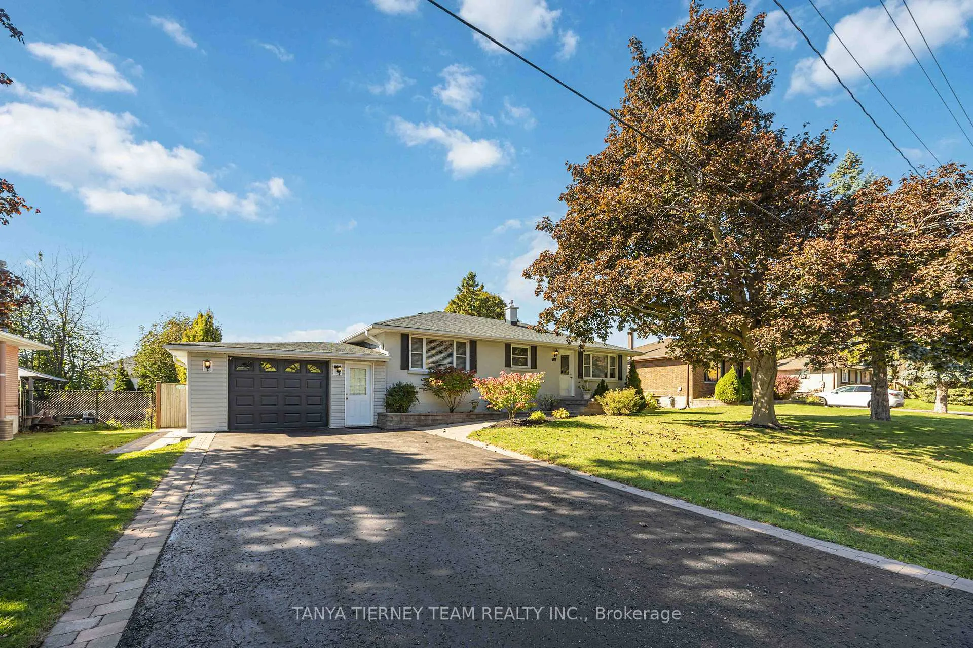 Photo 4 of 14 Ferguson Avenue, Whitby, Brooklin — HOMEH