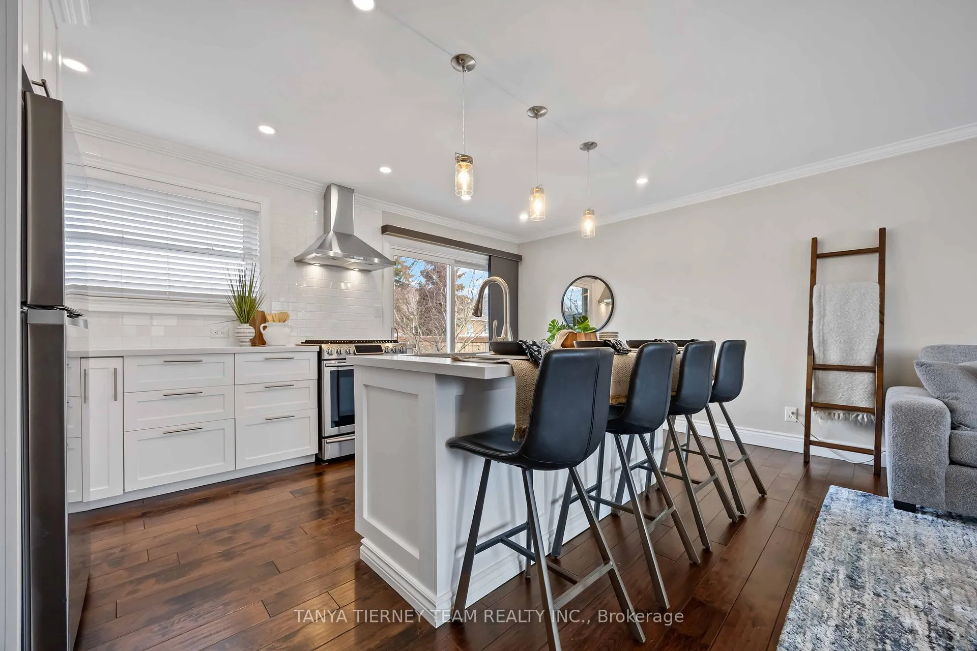 Photo 13 of 14 Ferguson Avenue, Whitby, Brooklin — HOMEH