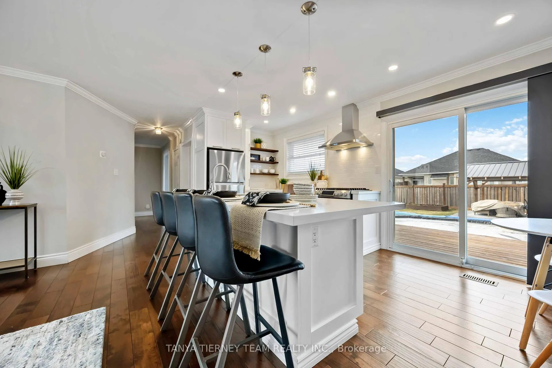 Photo 15 of 14 Ferguson Avenue, Whitby, Brooklin — HOMEH