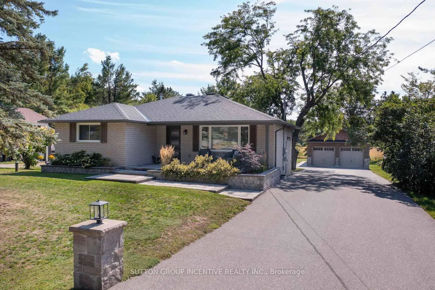Front of 1193 sunnidale Road