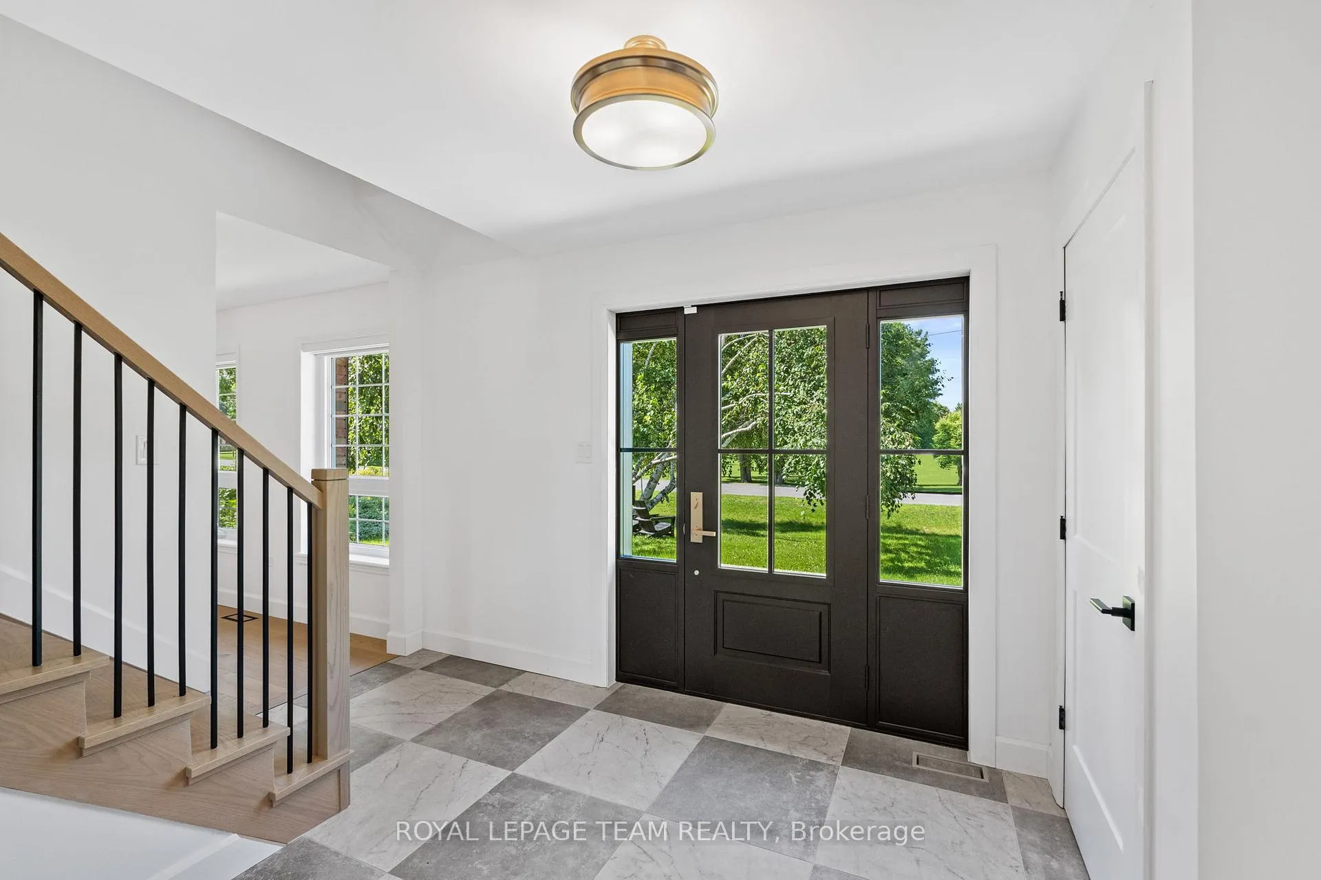 Photo 3 of 5545 Van Vliet Road, Ottawa, Manotick Long Island & Nicholls Island — HOMEH