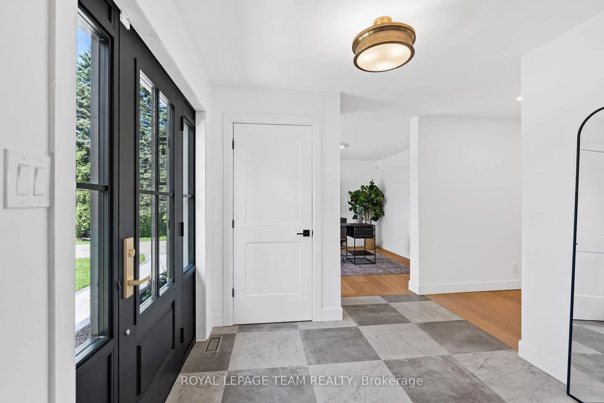 Photo 5 of 5545 Van Vliet Road, Ottawa, Manotick Long Island & Nicholls Island — HOMEH