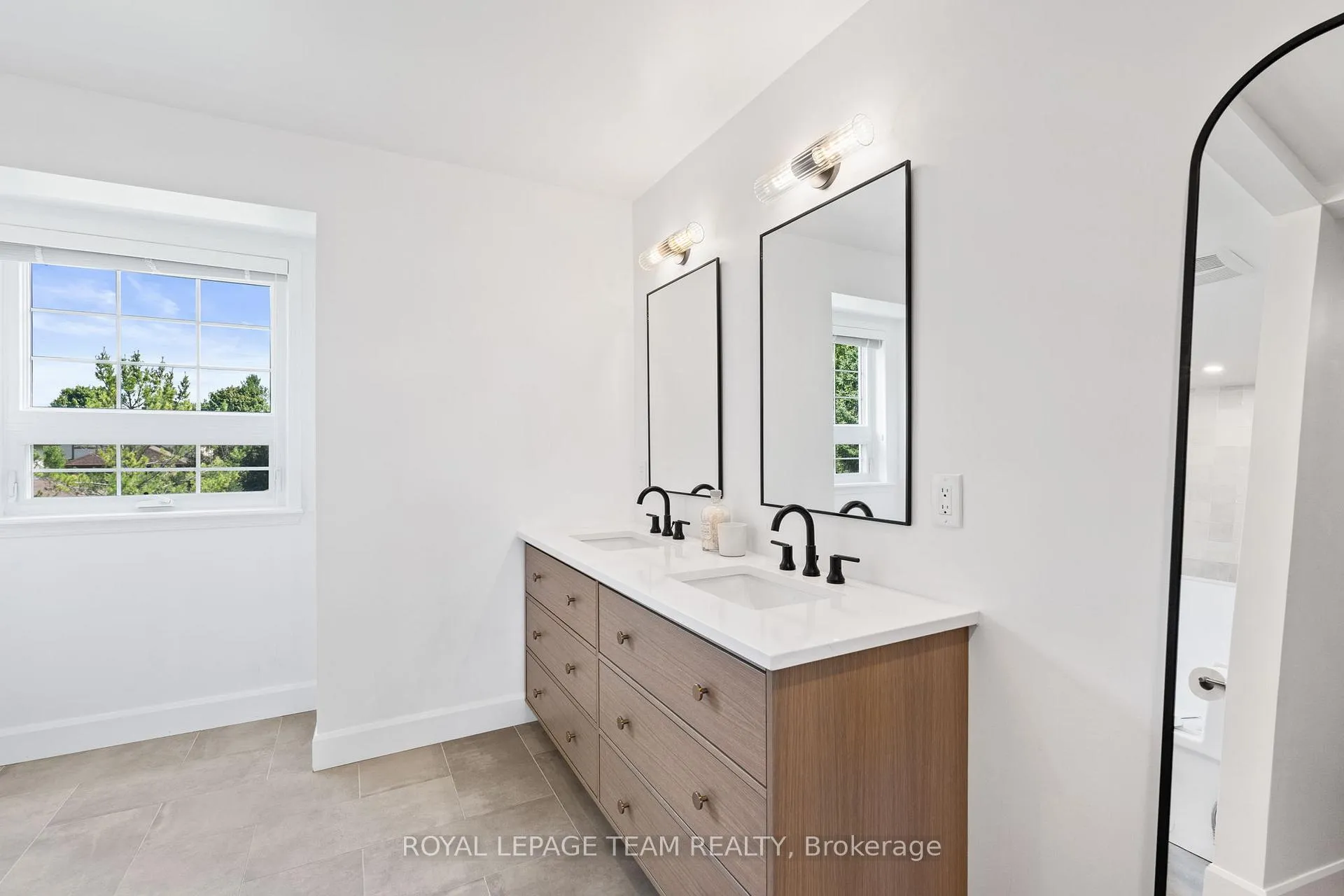 Photo 19 of 5545 Van Vliet Road, Ottawa, Manotick Long Island & Nicholls Island — HOMEH