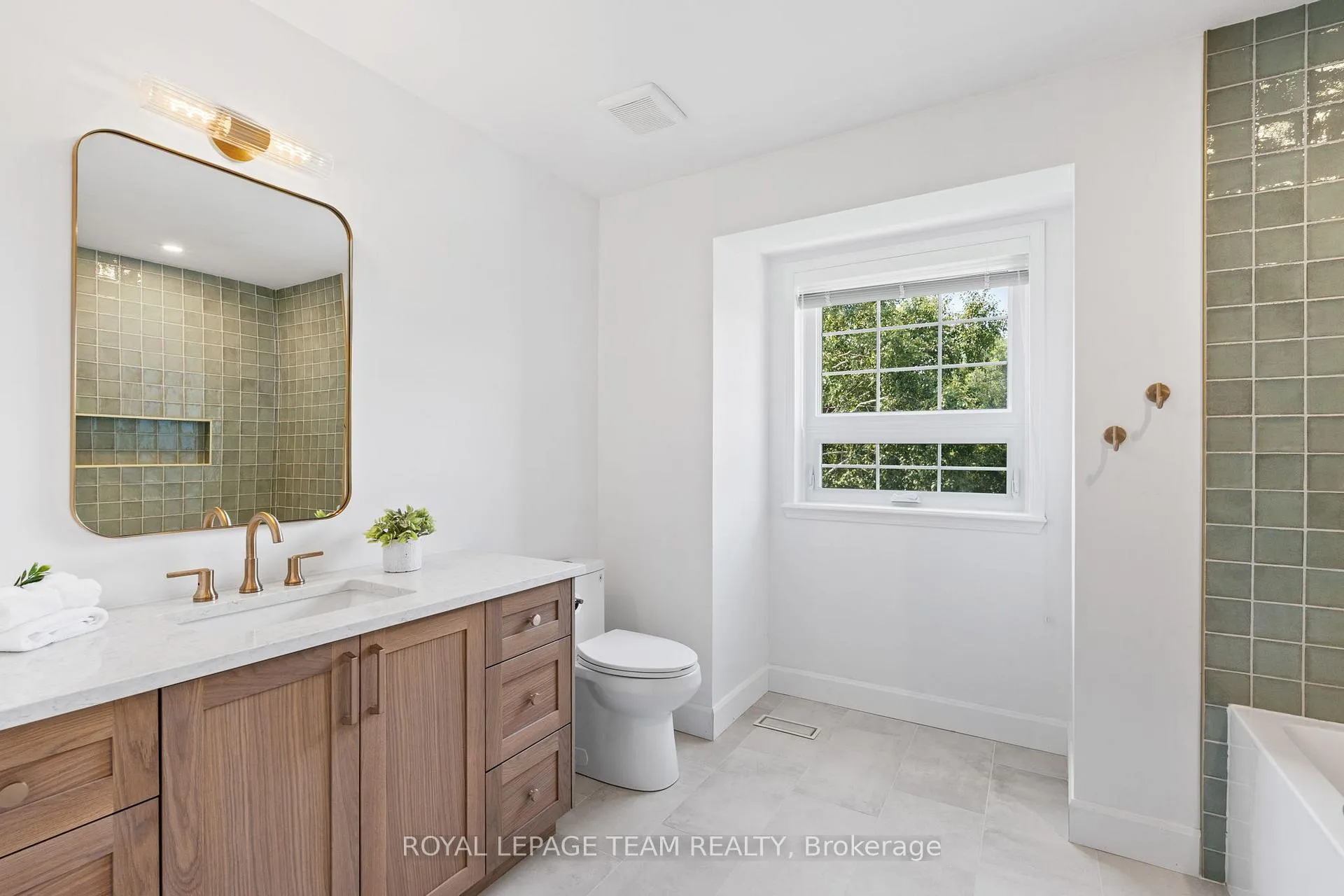 Photo 21 of 5545 Van Vliet Road, Ottawa, Manotick Long Island & Nicholls Island — HOMEH