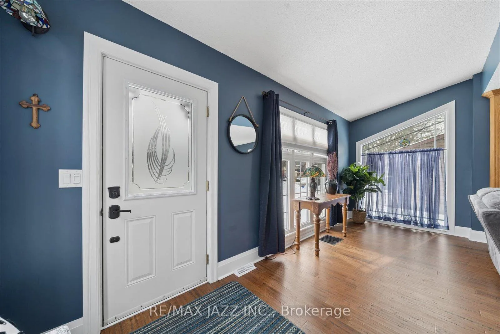 Photo 6 of 566 Masson Street, Oshawa, O'Neill — HOMEH